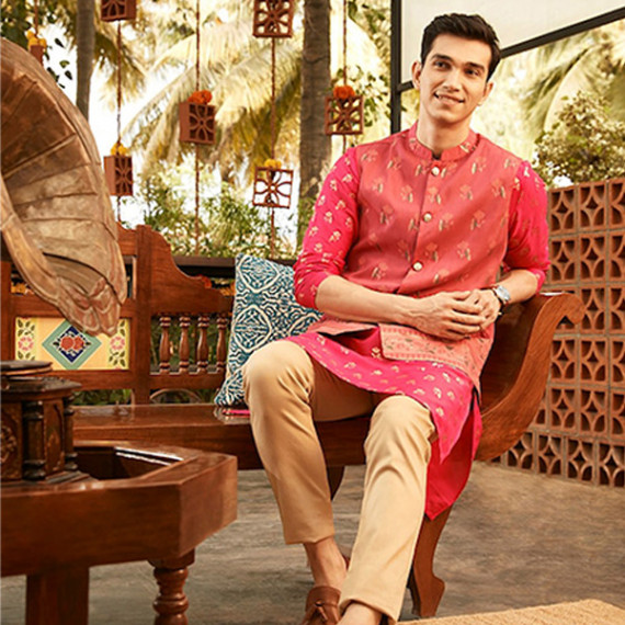 https://fazhionshore.com/products/men-magenta-pink-golden-floral-printed-thread-work-floral-kurta-2