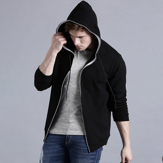 https://fazhionshore.com/products/men-black-solid-hooded-sweatshirt