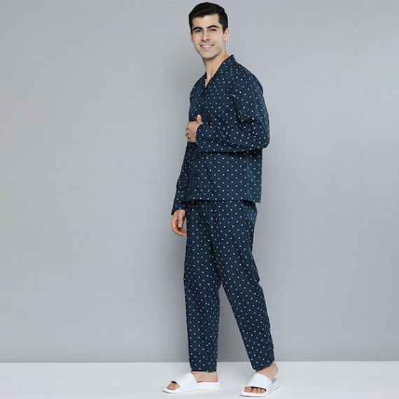 https://fazhionshore.com/products/men-navy-blue-white-printed-pure-cotton-night-suit