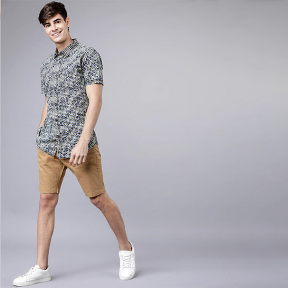 https://fazhionshore.com/products/men-khaki-solid-slim-fit-regular-shorts