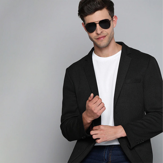 https://fazhionshore.com/products/men-black-textured-regular-fit-single-breasted-blazer