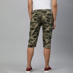 Men Olive Green & Beige Camouflage Printed Pure Cotton 3/4th Cargo Shorts