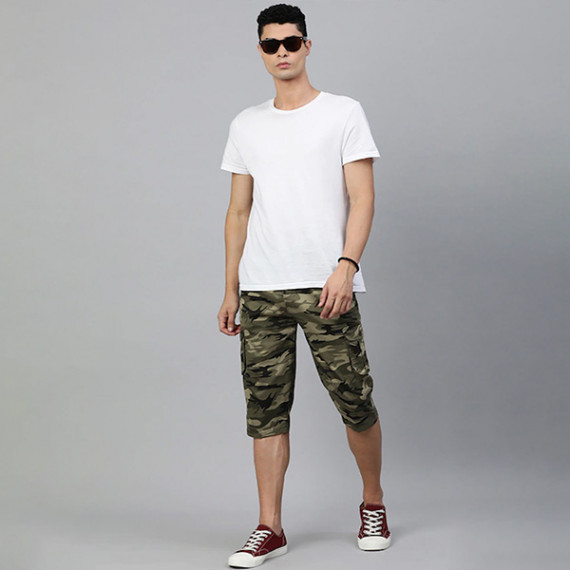 https://fazhionshore.com/products/men-olive-green-beige-camouflage-printed-pure-cotton-34th-cargo-shorts